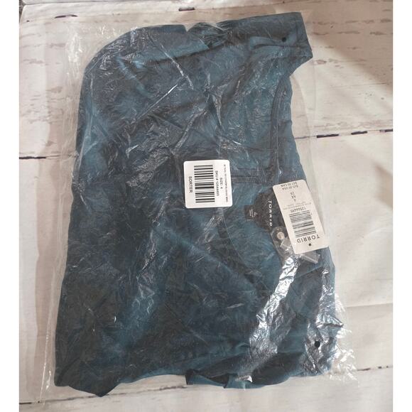 NWT Torrid Dark Teal Charmeuse Flutter Sleeves Babydoll Blouse PIus Size 4X (26) - Picture 4 of 4